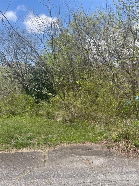 242 6th Avenue Dr, Conover, NC 28613