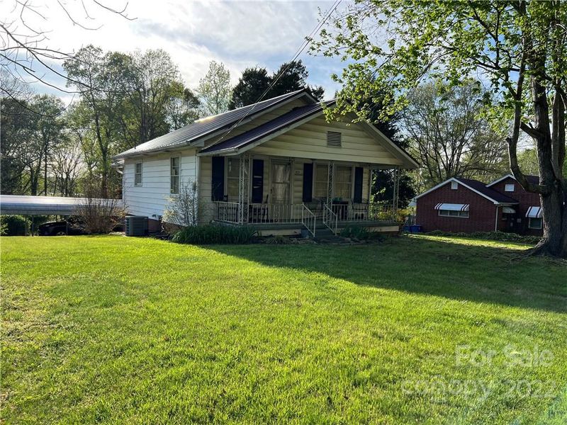 303 N Main St, Catawba, NC 28609