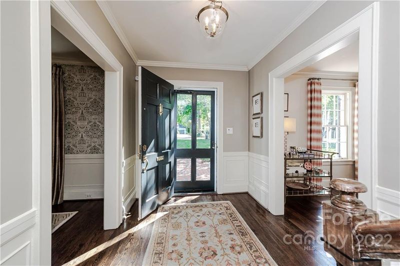 1212 Biltmore Dr, Charlotte, NC 28207