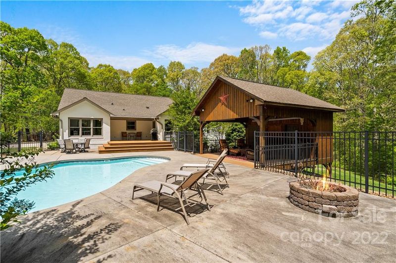 7736 Old Post Rd, Denver, NC 28037