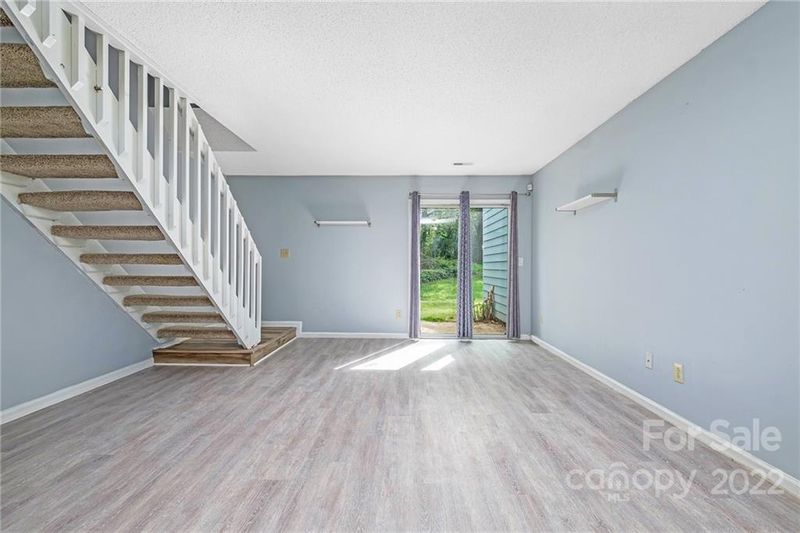 3910 Briarhill Dr, Charlotte, NC 28215