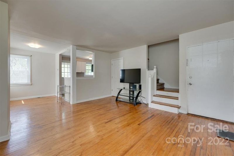 556 Wakefield Dr #A, Charlotte, NC 28209