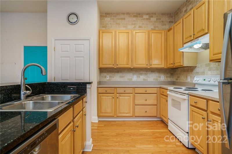 621 Garden District Dr, Charlotte, NC 28202