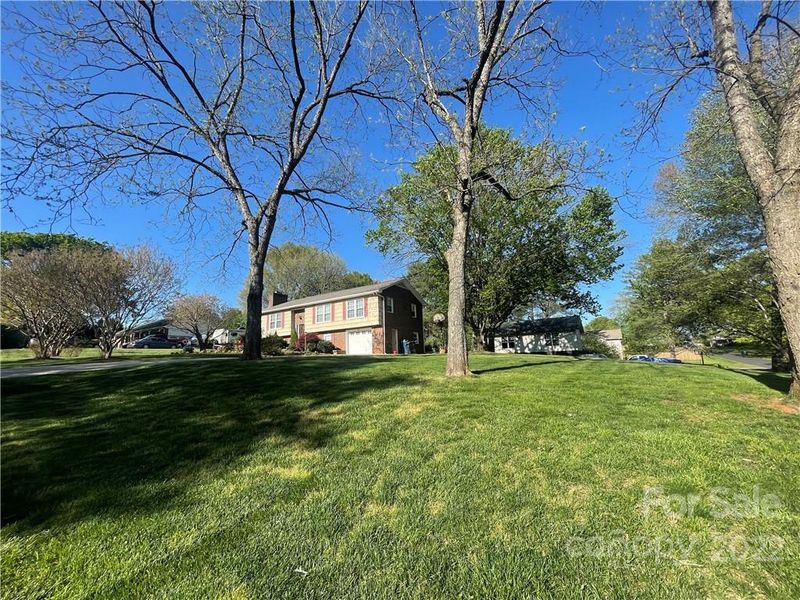 5037 Wallace Cir, Hickory, NC 28602