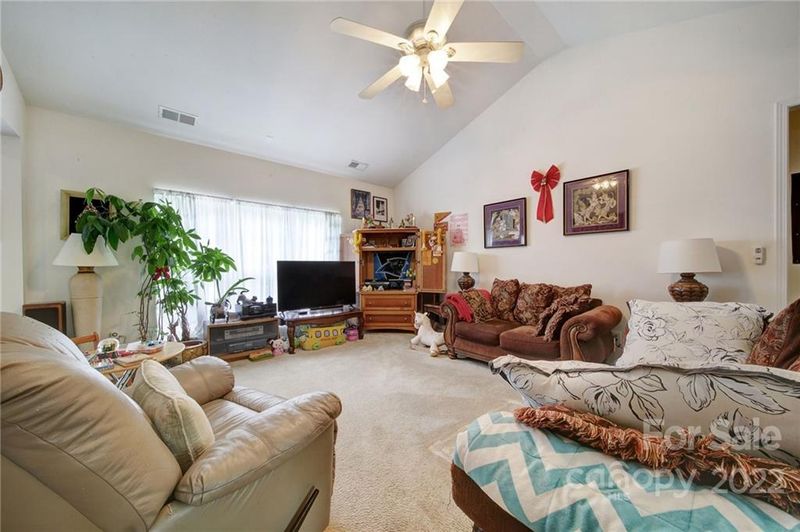 5920 Aldersgate Ave, Charlotte, NC 28213