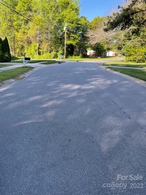 8636 Viola Dr, Charlotte, NC 28227