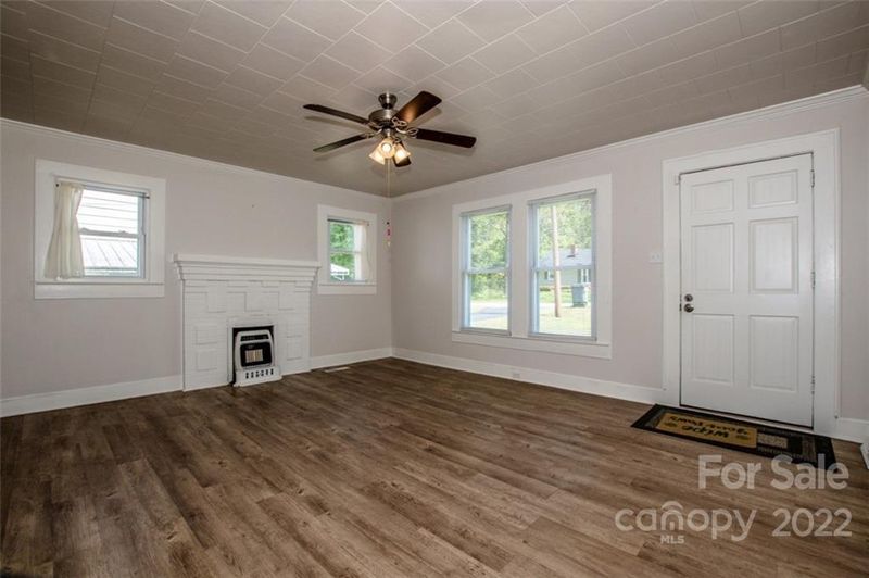 118 Crescent St, Kannapolis, NC 28081
