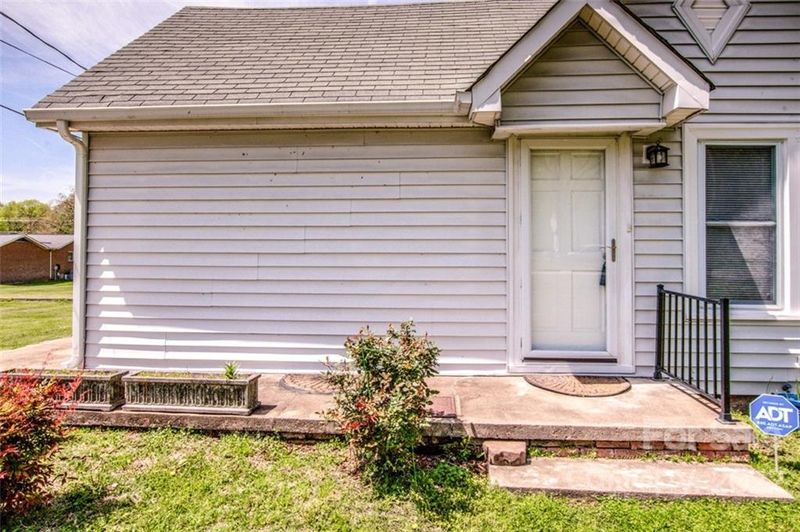 118 Crescent St, Kannapolis, NC 28081