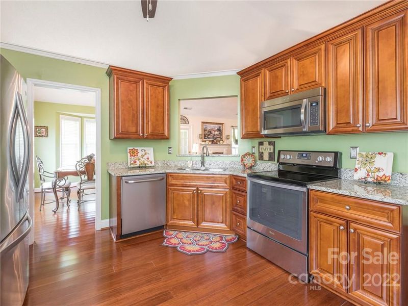 8310 Emily Dr, Harrisburg, NC 28075