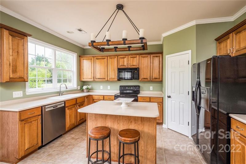 14218 Eldon Dr, Charlotte, NC 28277