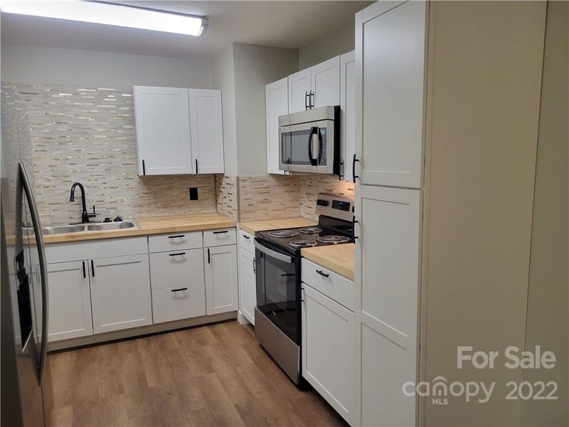 943 Tilden Rd, Charlotte, NC 28214