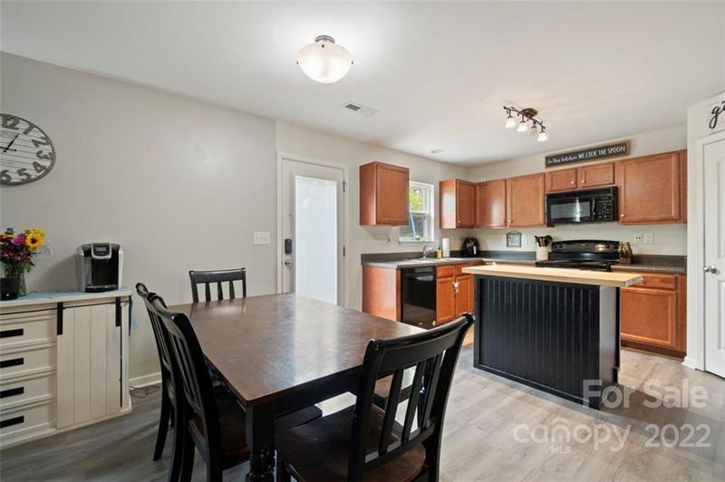 200 Valerie Dr, Lincolnton, NC 28092