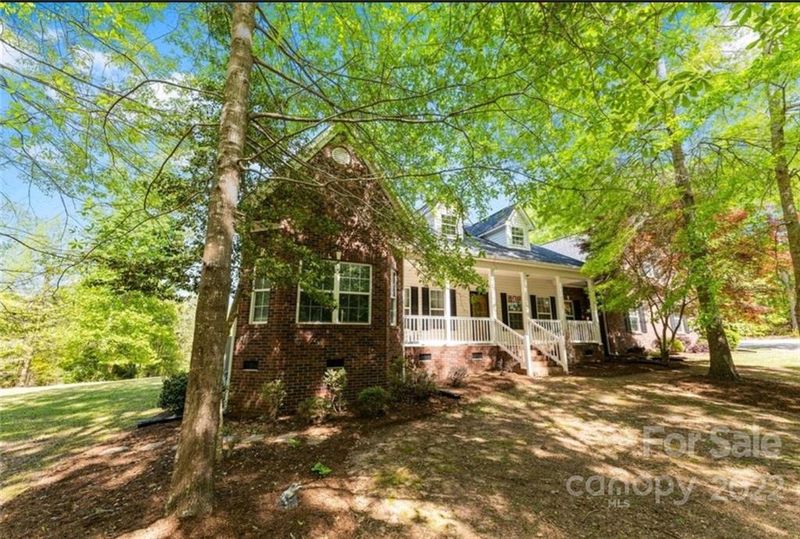 2038 Looper Rd, Great Falls, SC 29055