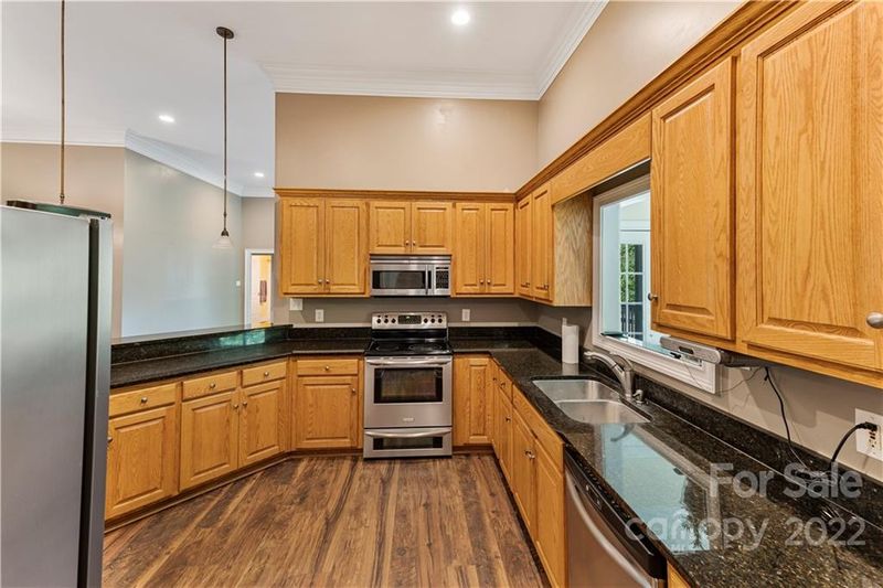2038 Looper Rd, Great Falls, SC 29055