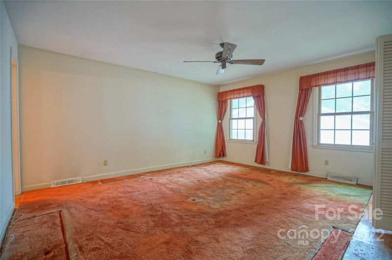 1415 Woodberry Rd, Charlotte, NC 28212