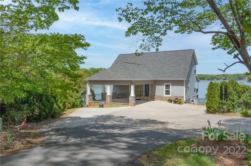 5850 Natoma Rd, Clover, SC 29710