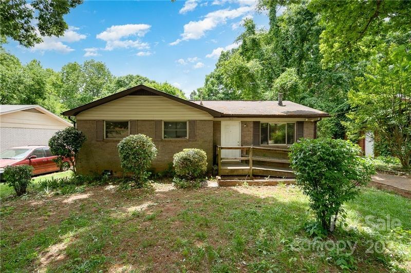 405 Echodale Dr, Charlotte, NC 28217