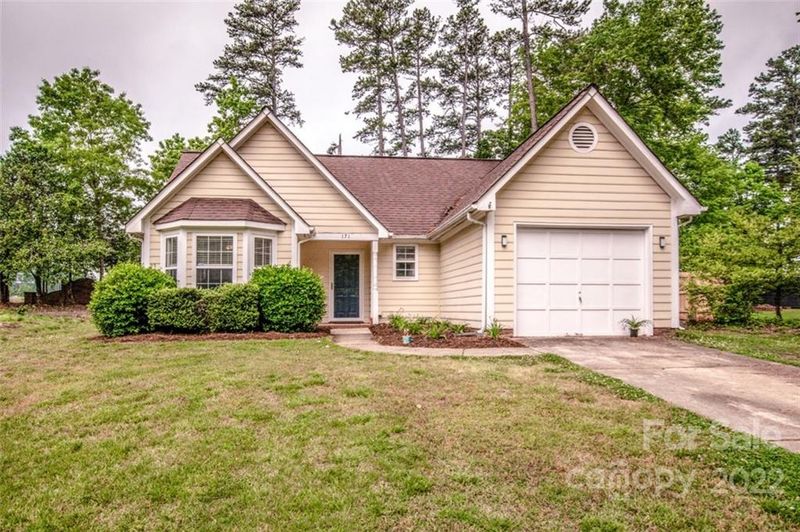 171 Valleybrook Dr, Denver, NC 28037