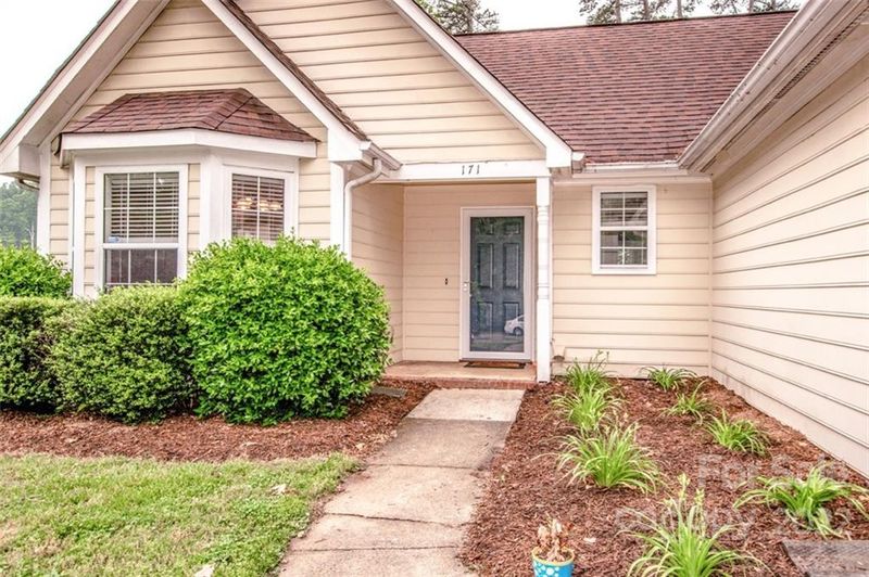 171 Valleybrook Dr, Denver, NC 28037