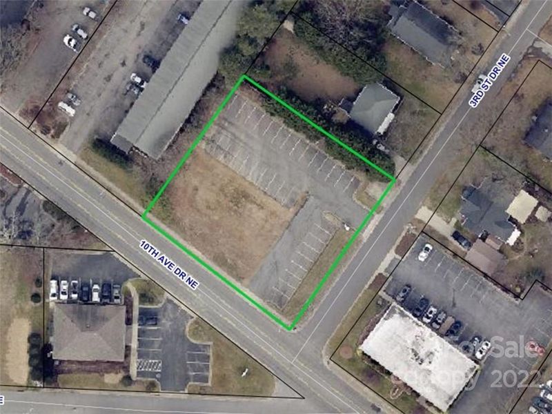361 10th Avenue Dr NE, Hickory, NC 28601