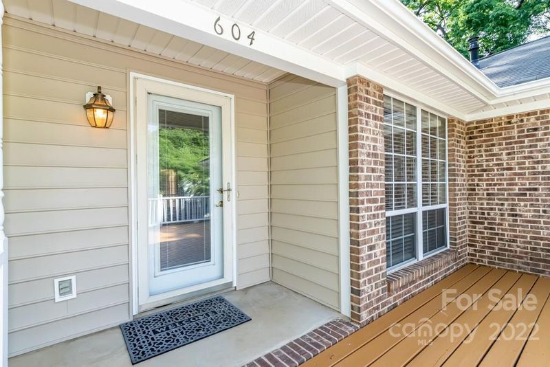 604 Willow Ln, Harrisburg, NC 28075