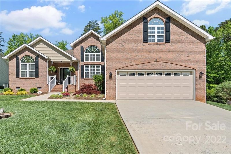 2831 Lake Shore Rd S, Denver, NC 28037