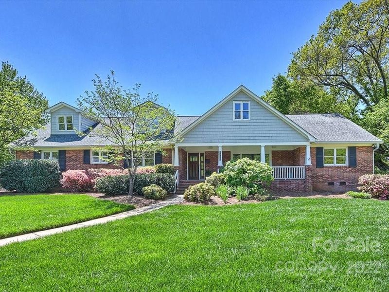 2700 Rothwood Dr, Charlotte, NC 28211