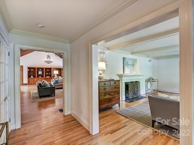 2700 Rothwood Dr, Charlotte, NC 28211