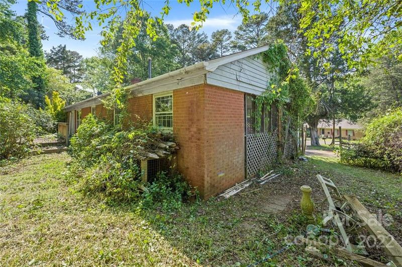 5622 Langley Cir, Charlotte, NC 28215