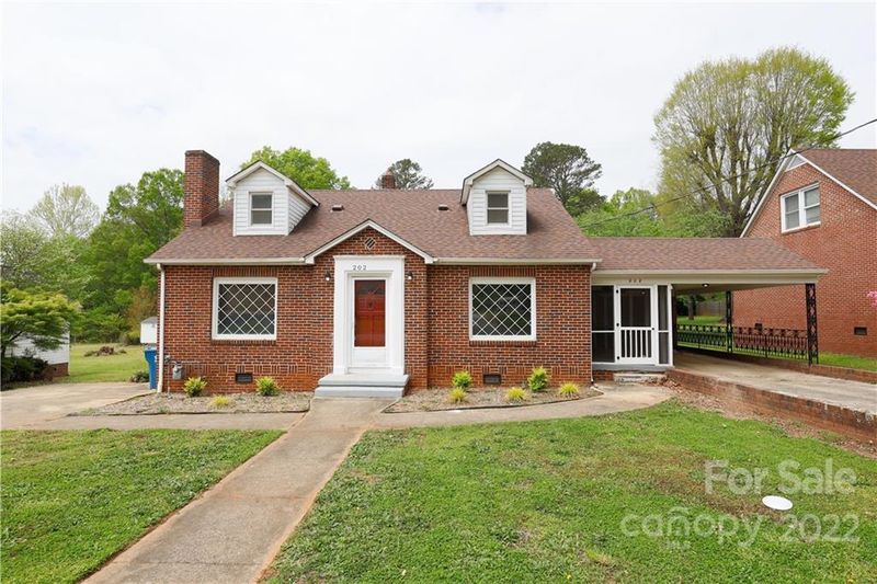 202 S 2nd Ave, Maiden, NC 28650