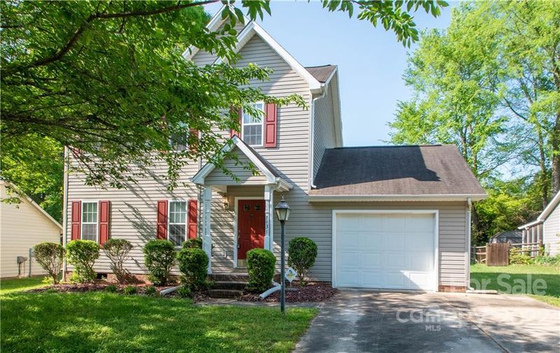 7431 Crestside Ln, Charlotte, NC 28227