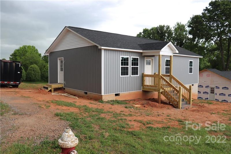 94 24th St NW, Hickory, NC 28601