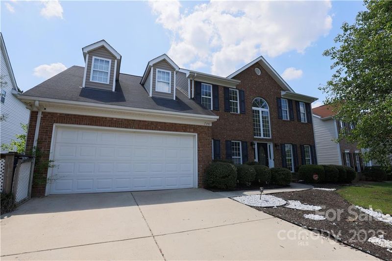 7341 Daerwood Pl, Charlotte, NC 28215