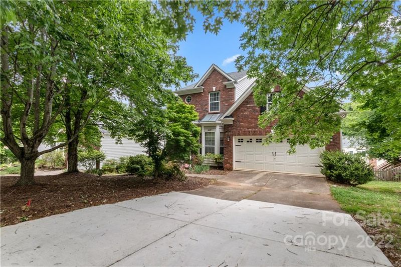 6427 Summertree Ln, Charlotte, NC 28270