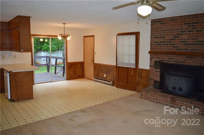 160 E Edison Dr, Statesville, NC 28625