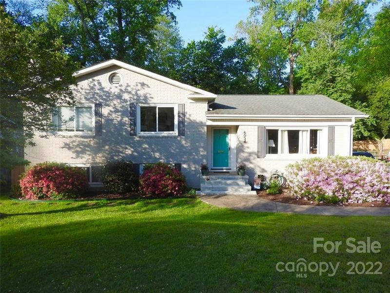 6034 Brookhaven Rd, Charlotte, NC 28210