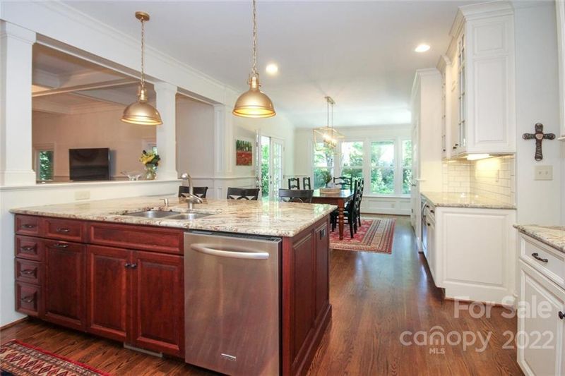 3115 Foxridge Rd, Charlotte, NC 28226
