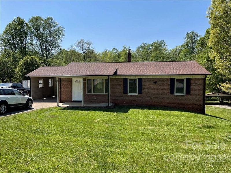 922 S Caldwell Ave, Newton, NC 28658
