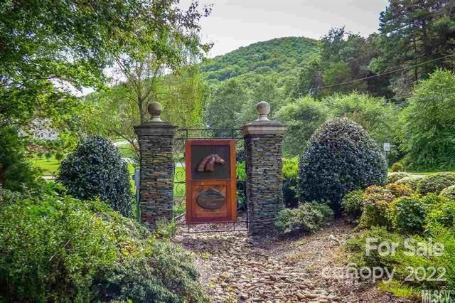 6190 Dwayne Starnes Dr, Hickory, NC 28602