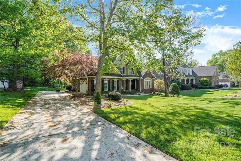 6326 Fox Chase Dr, Davidson, NC 28036