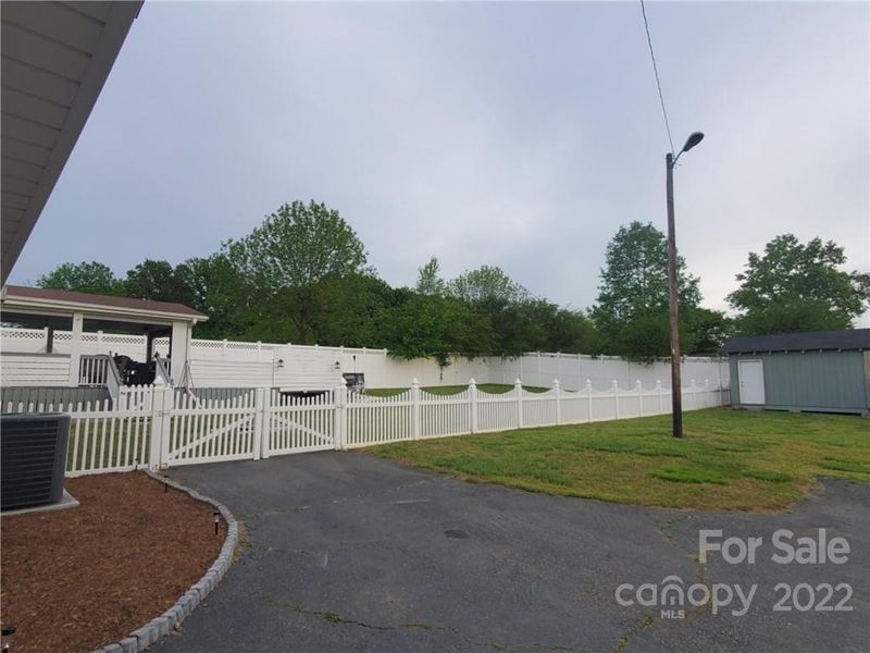6781 Wright Rd, Kannapolis, NC 28081