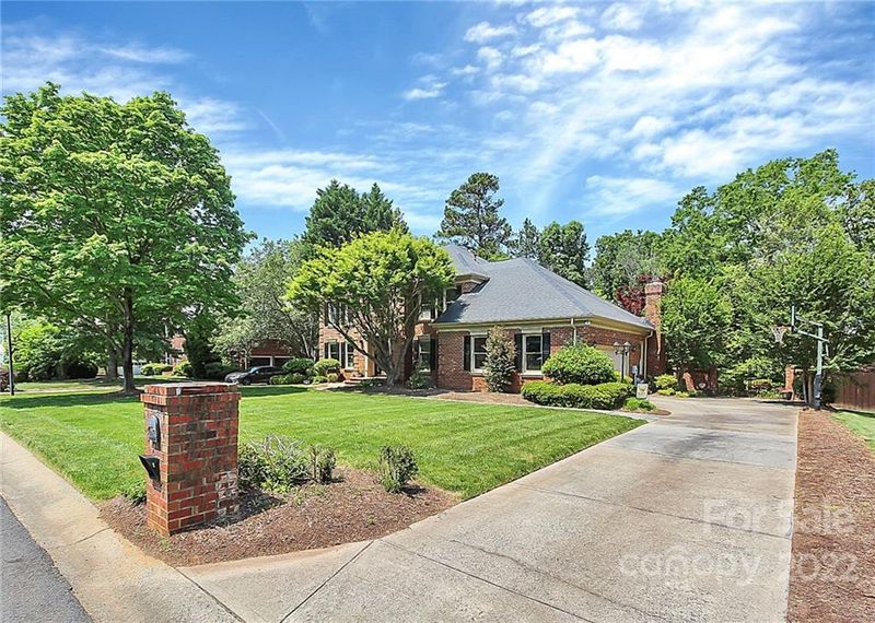 10018 Berkeley Forest Ln, Charlotte, NC 28277