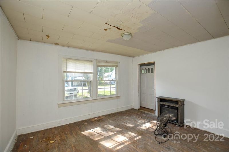 304 College St, Dallas, NC 28034