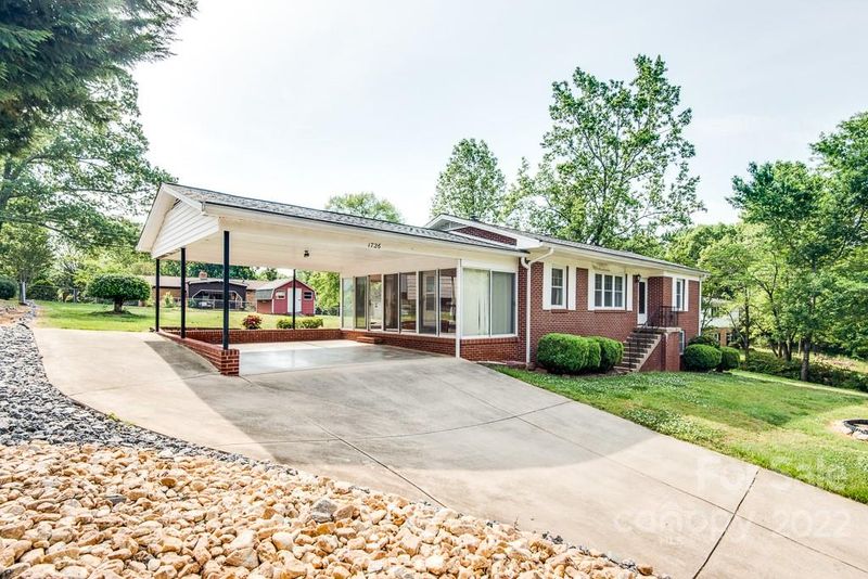 1726 30th St, Hickory, NC 28601