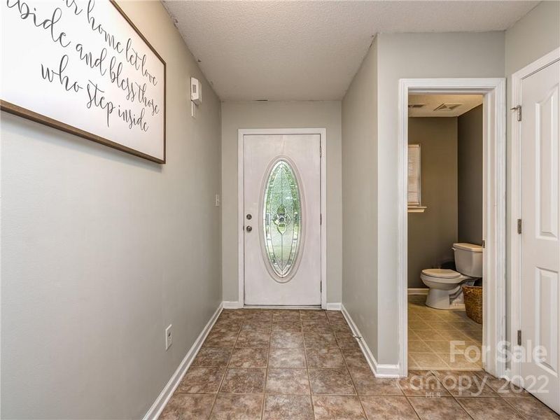 8520 Strider Dr, Charlotte, NC 28212