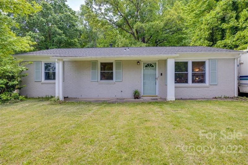 715 Milan Rd E, Charlotte, NC 28216
