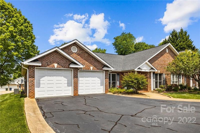 114 Mooreland Dr NE, Conover, NC 28613
