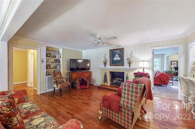660 6th Avenue Pl NW, Hickory, NC 28601