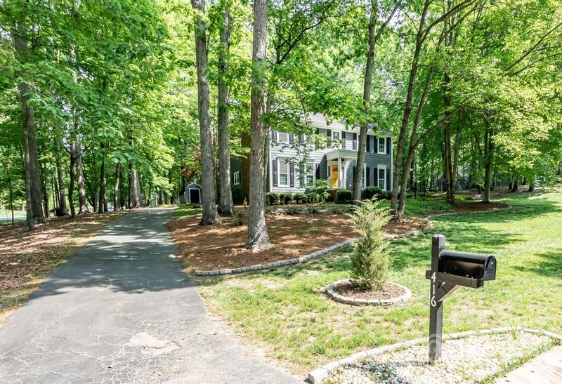 416 Mattridge Rd, Matthews, NC 28105