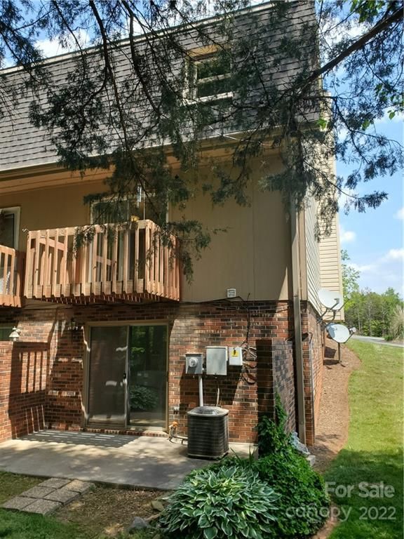 228 14th Ave SE #A, Hickory, NC 28602